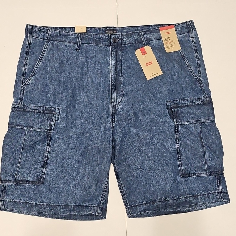 New LEVI'S Size 44 x 10" Carrier Cargo 100% Cotton Loose Denim Shorts MSRP $49 - Picture 2 of 7